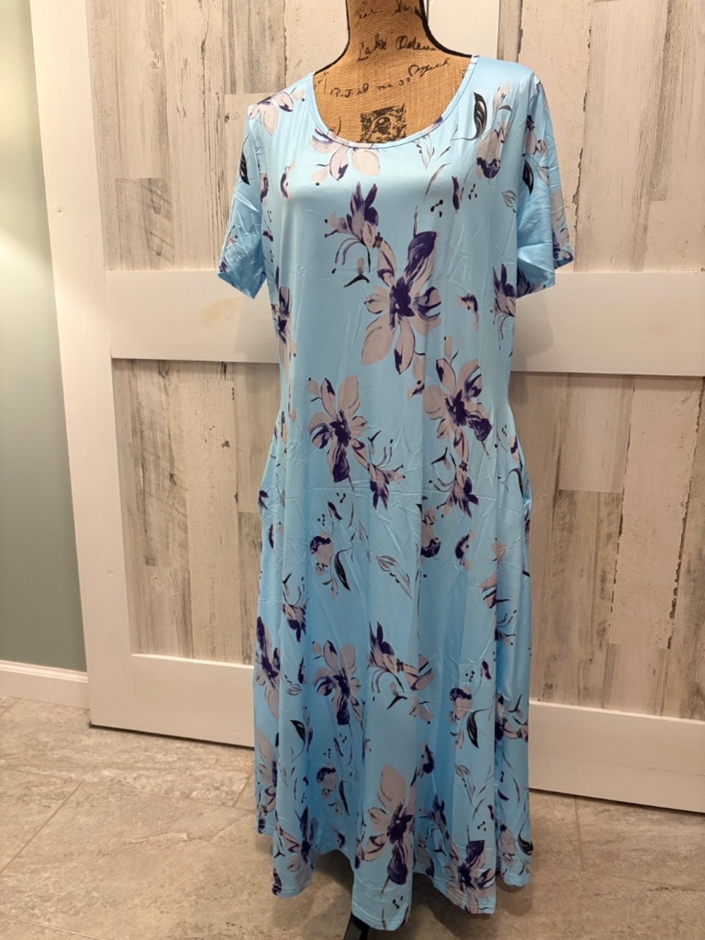 DRESS BY AMAZON - XXL - Picture 7 of 7